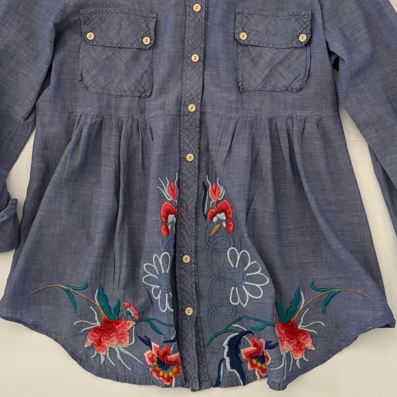 Johnny Was Embroidered Flowery Painters Denim Button-Up Shirt, Size L - Picture 4 of 13